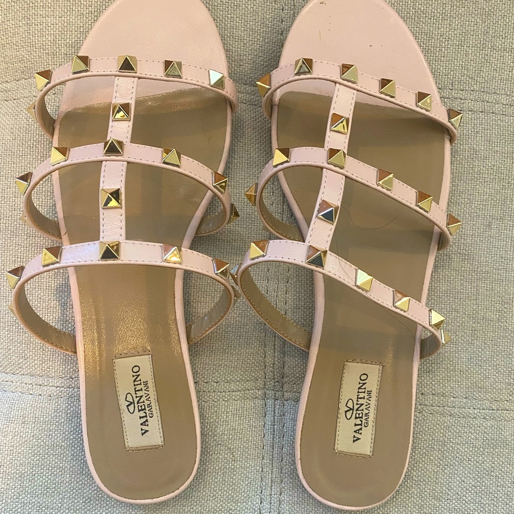 Valentino Rockstud flat sandals
